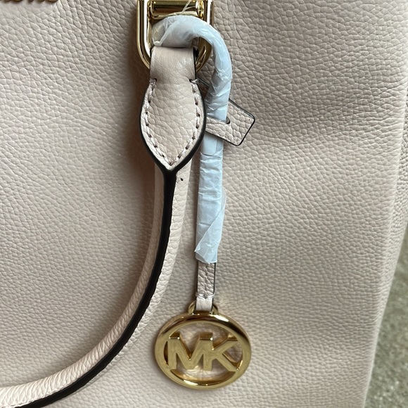 NWT MICHAEL KORS Maxine Medium Satchel Soft Pink Handbag Purse - Picture 2 of 10